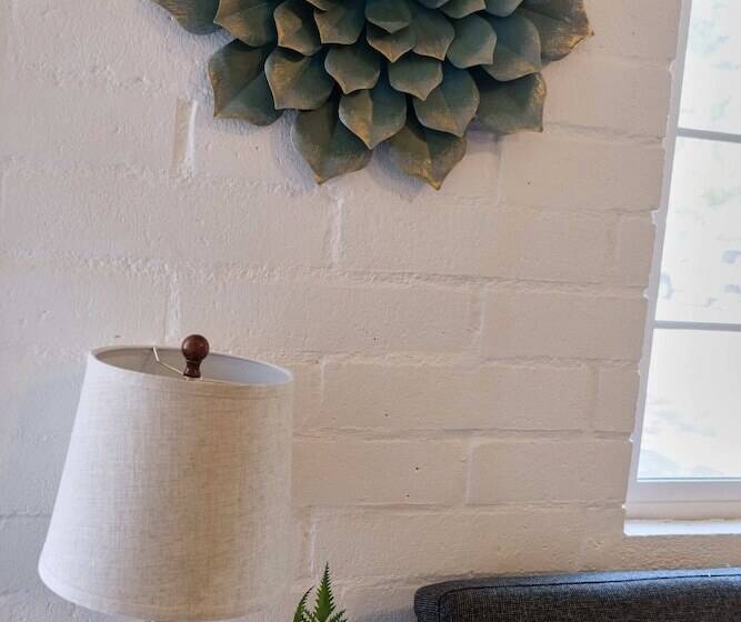 هتل Lake Front Cabins