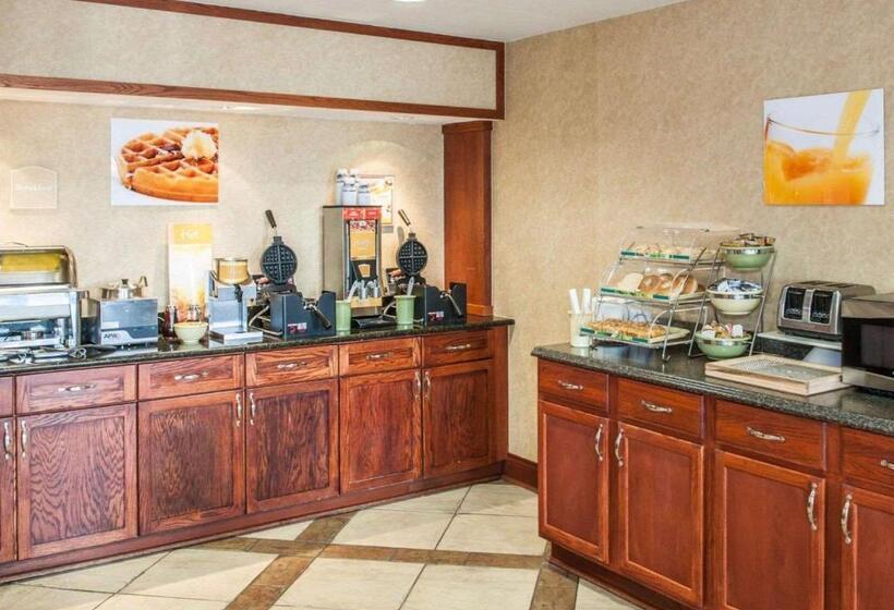 호텔 Quality Inn Castleton