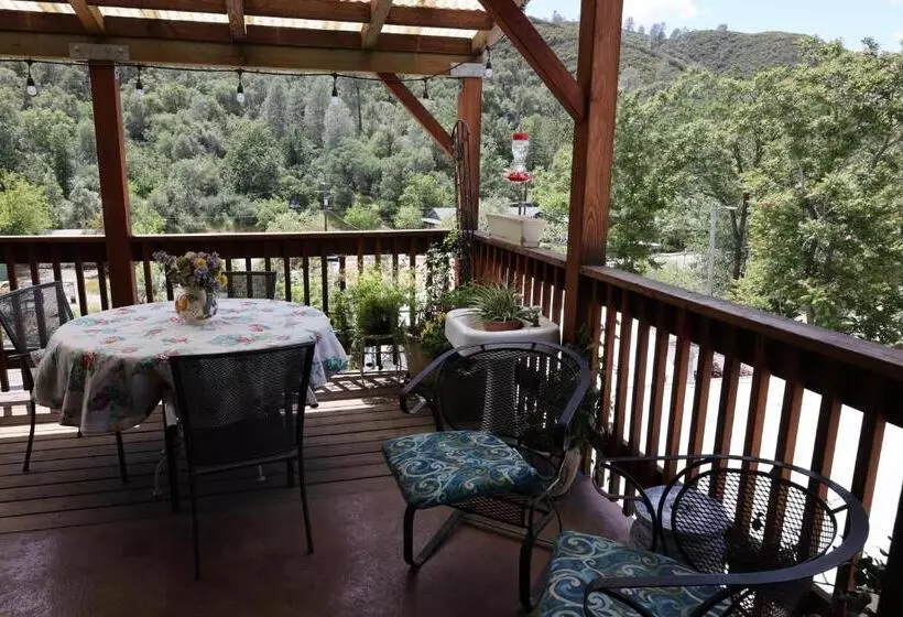 Mariposa Hotel Inn