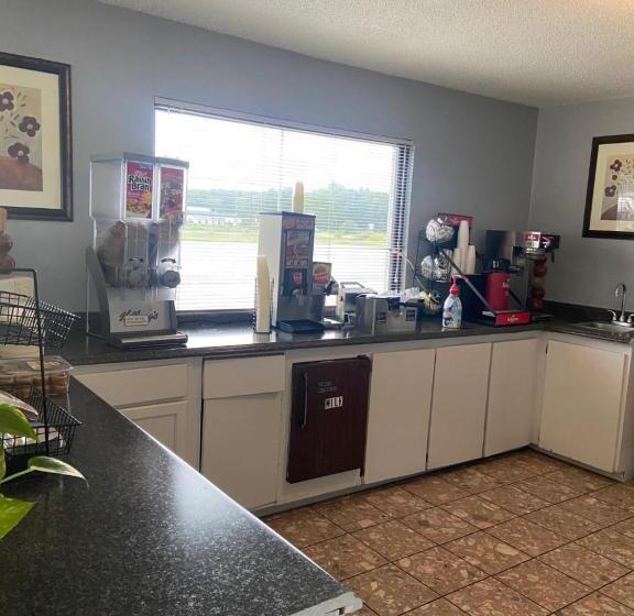 모텔 Americas Best Value Inn