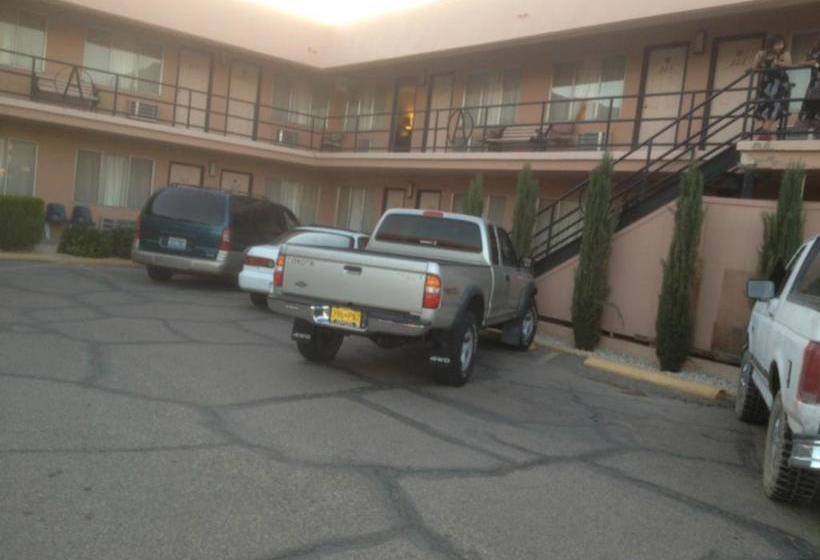 فندق على الطريق Economy Inn Alamogordo