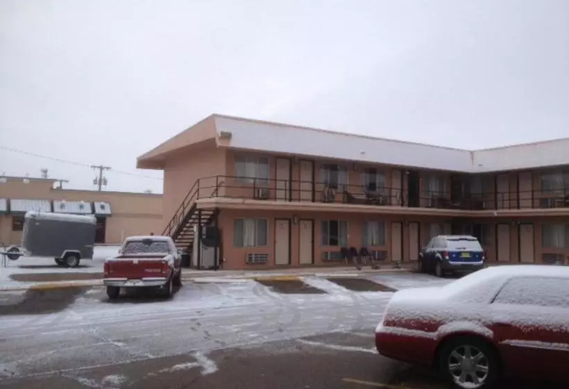 モーテル Economy Inn Alamogordo