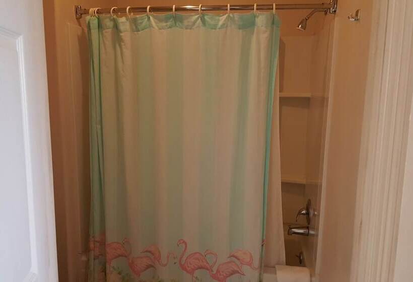 فندق على الطريق Flamingo Inn