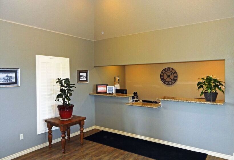 Motelli Kenedy Inn And Suites