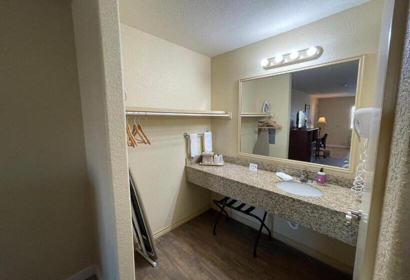 Motelli Kenedy Inn And Suites