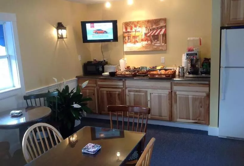 モーテル Schooner Bay Motor Inn