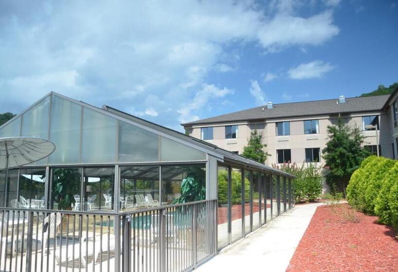 فندق على الطريق Smoky Mountain Inn & Suites