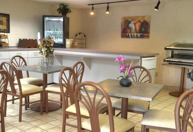 فندق على الطريق Smoky Mountain Inn & Suites