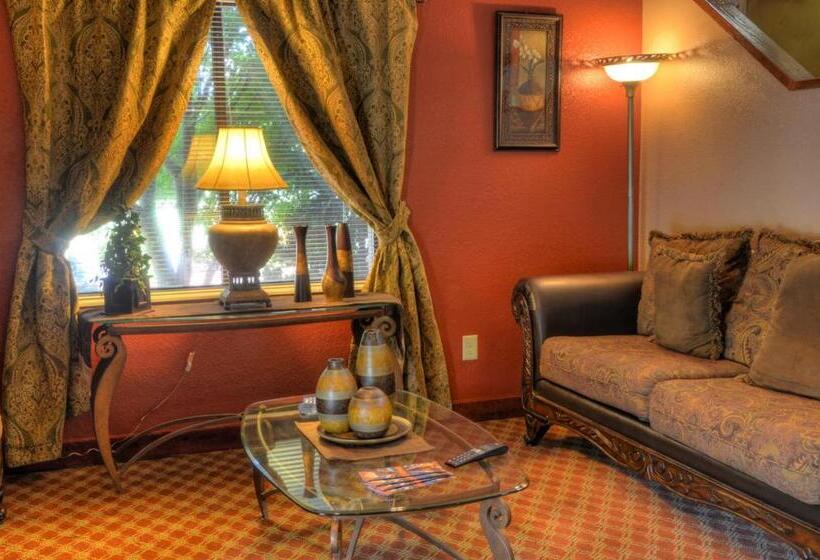 فندق على الطريق Smoky Mountain Inn & Suites