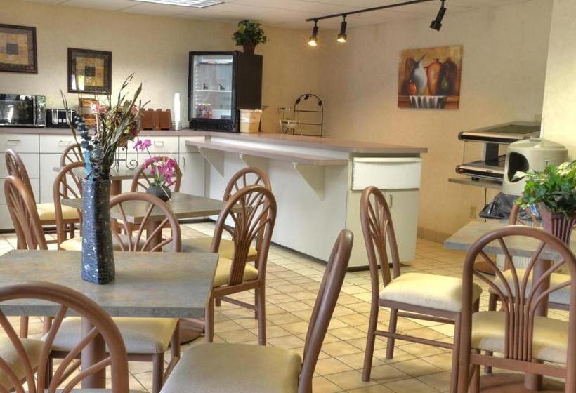 فندق على الطريق Smoky Mountain Inn & Suites