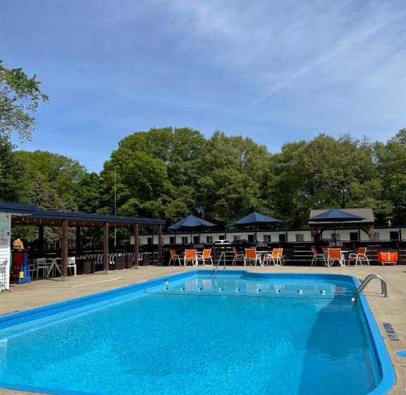 فندق على الطريق Starlite Resort