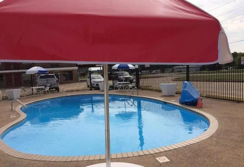 Motelli Travel Inn & Suites
