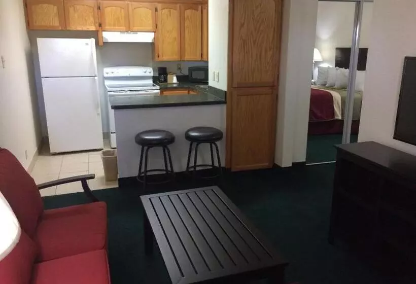 Motelli Travel Inn & Suites