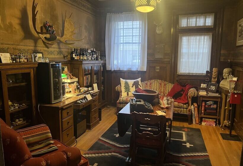 Pendleton House Historic Inn And B&b