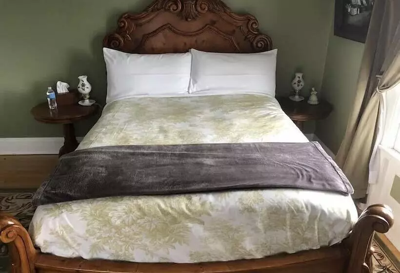 Pendleton House Historic Inn And B&b