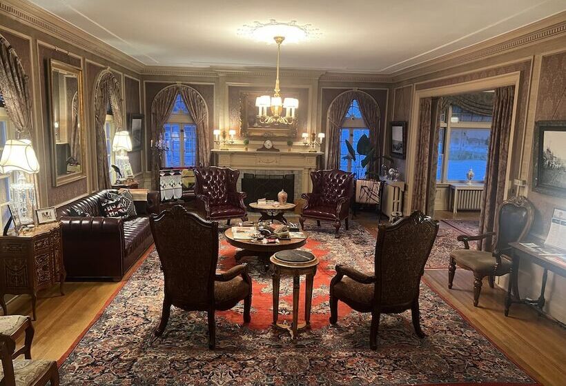 Pendleton House Historic Inn And B&b