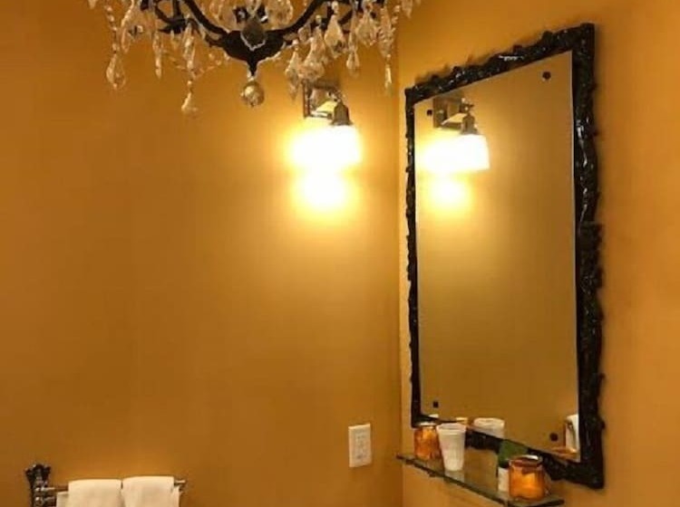 Pendleton House Historic Inn And B&b