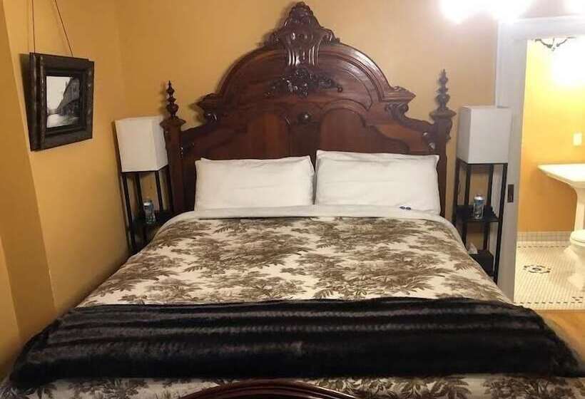 Pendleton House Historic Inn And B&b