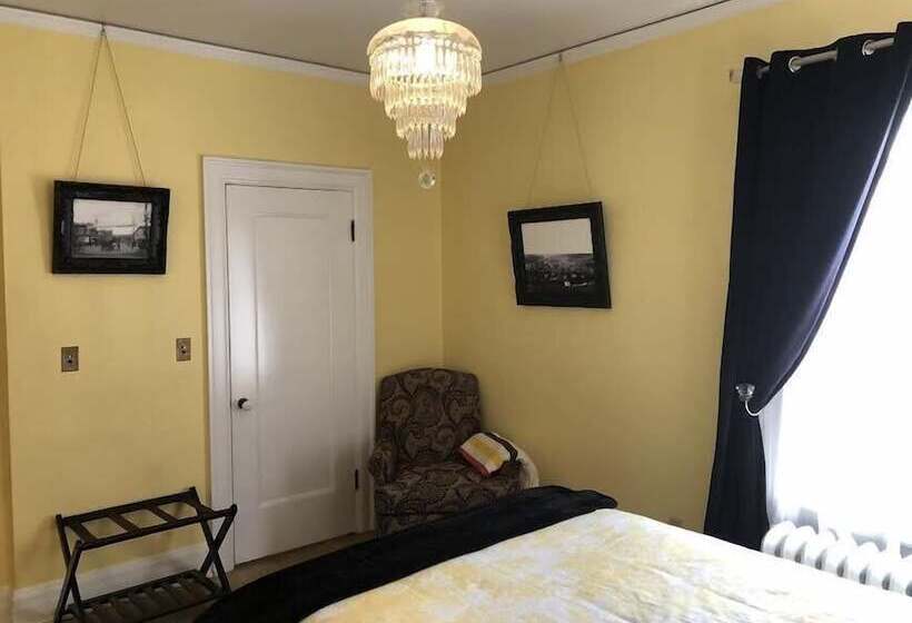 Pendleton House Historic Inn And B&b