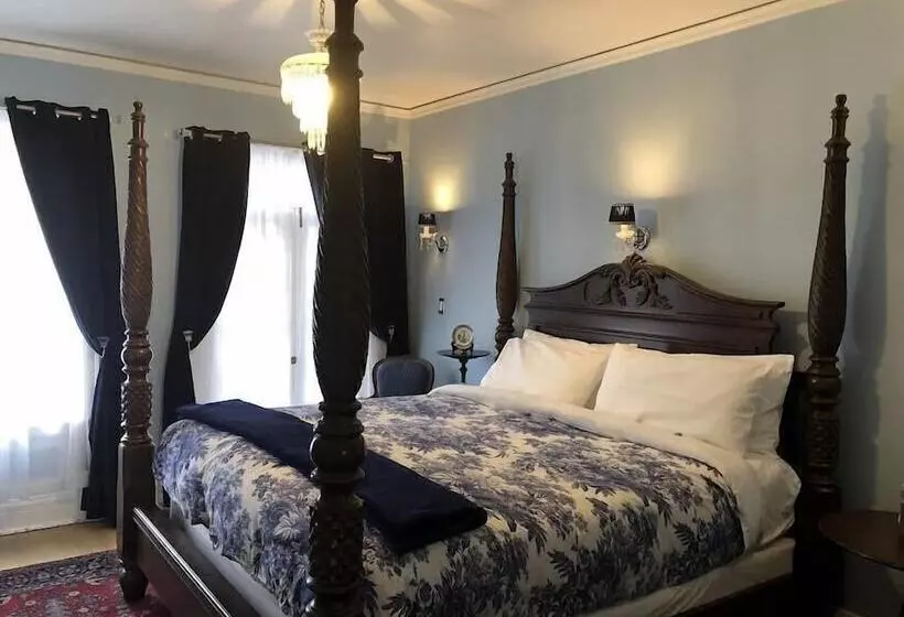 Pendleton House Historic Inn And B&b