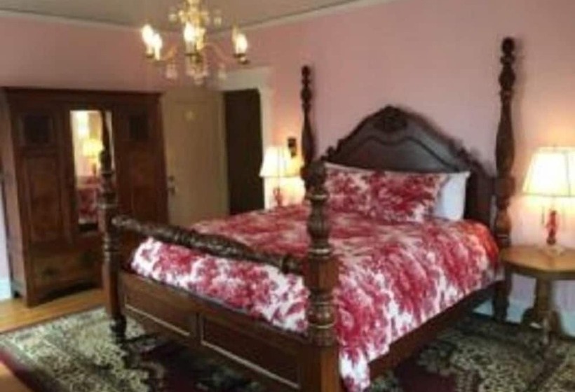 Pendleton House Historic Inn And B&b