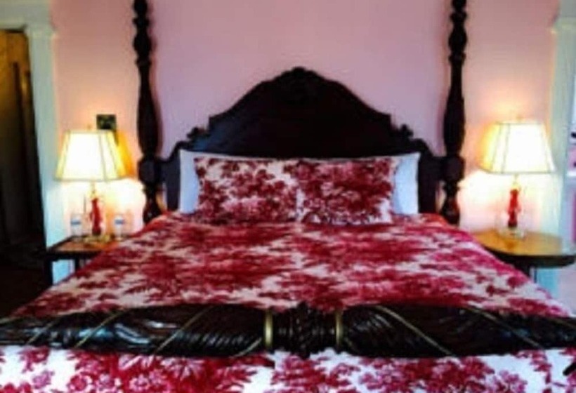 Pendleton House Historic Inn And B&b