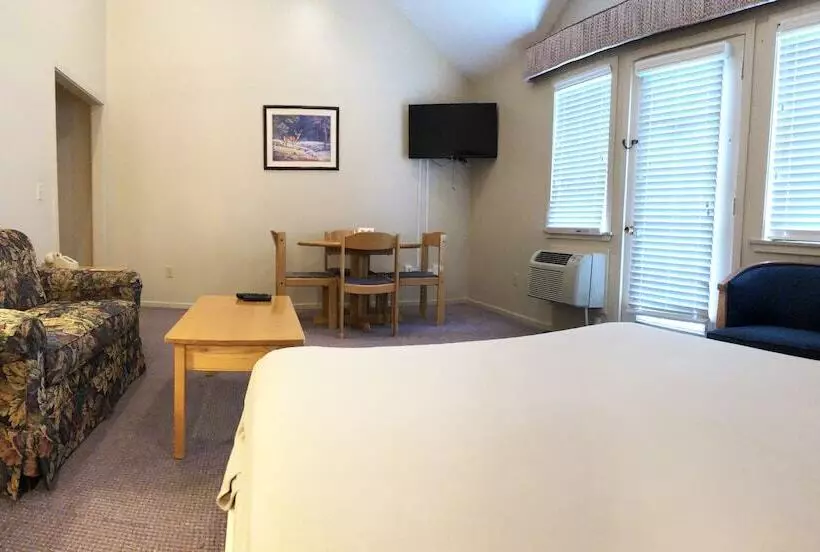 Attitash Motel