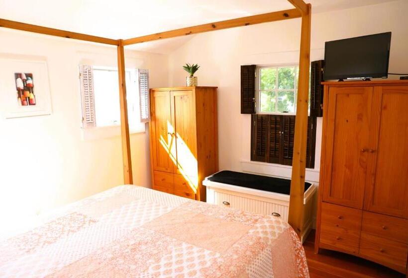 An English Garden Bed & Breakfast