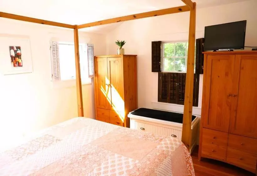 An English Garden Bed & Breakfast