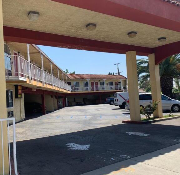 Budget Inn Motel