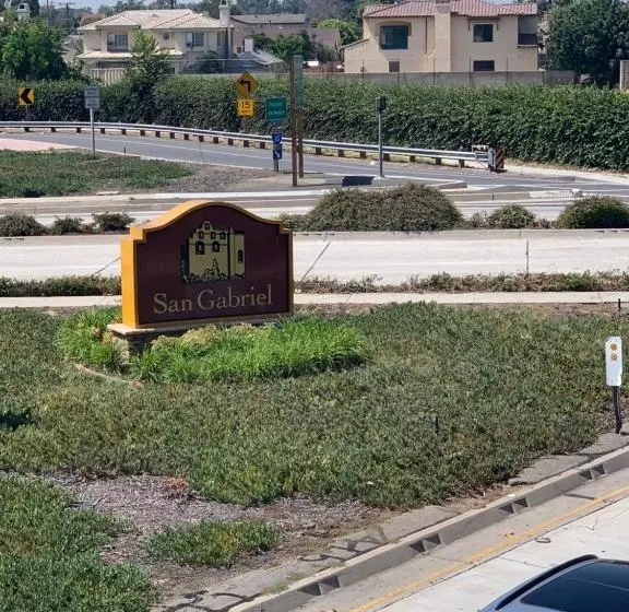 Budget Inn Motel