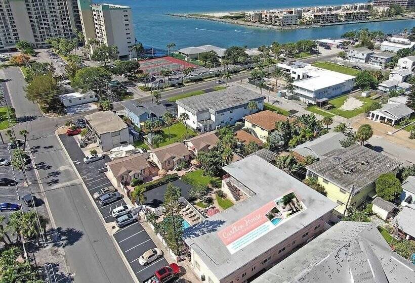 Carlton House Motel And Suites