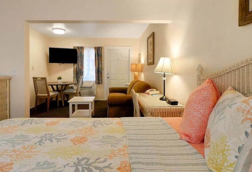 Carlton House Motel And Suites