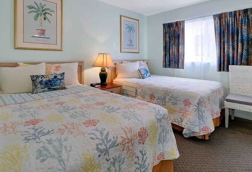 Carlton House Motel And Suites