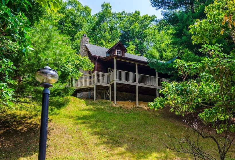 Highland Hills Motel & Cabins