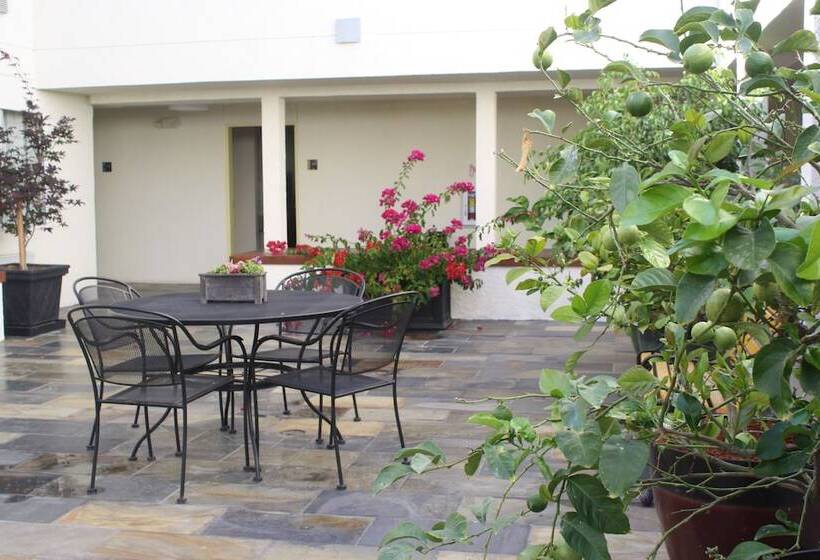 فندق Airport Inn