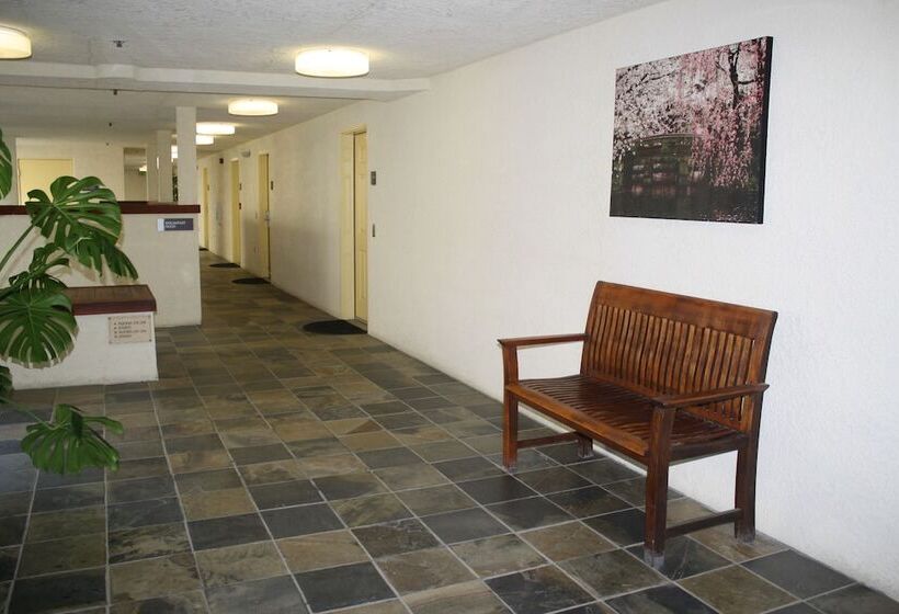 فندق Airport Inn