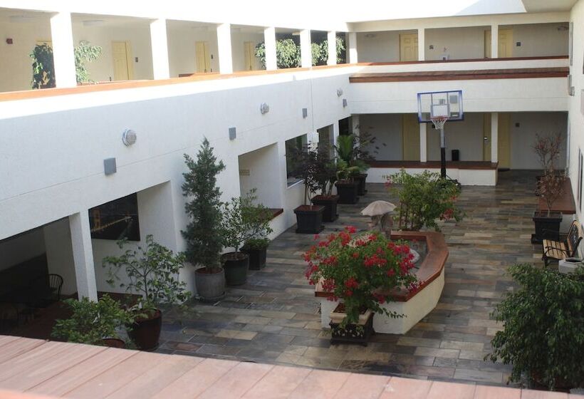 فندق Airport Inn