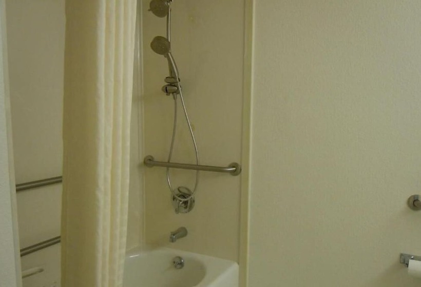 فندق Airport Inn