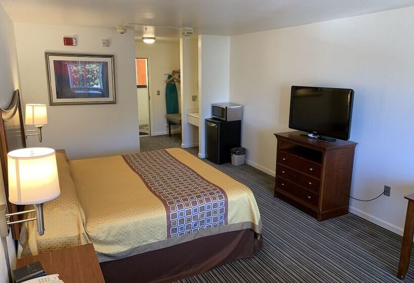 فندق Airport Inn