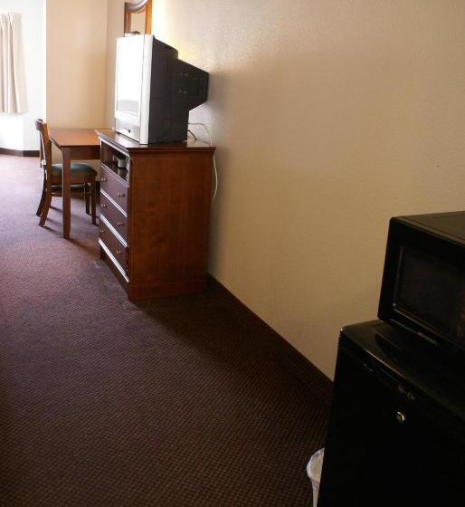 فندق Airport Inn