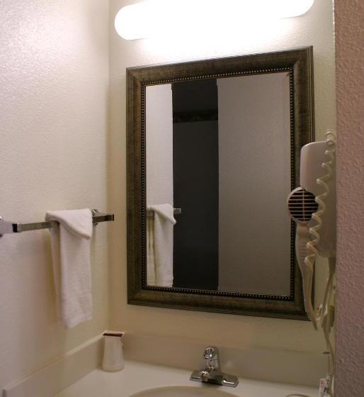 فندق Airport Inn