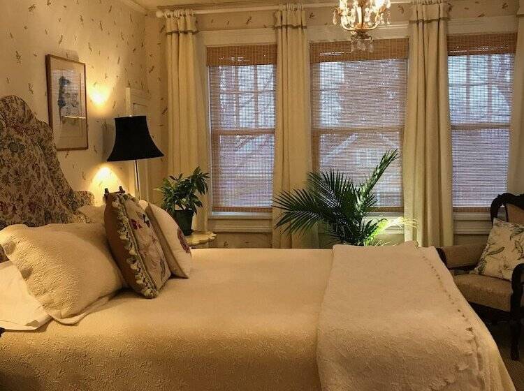 酒店 Hilltop House Bed & Breakfast