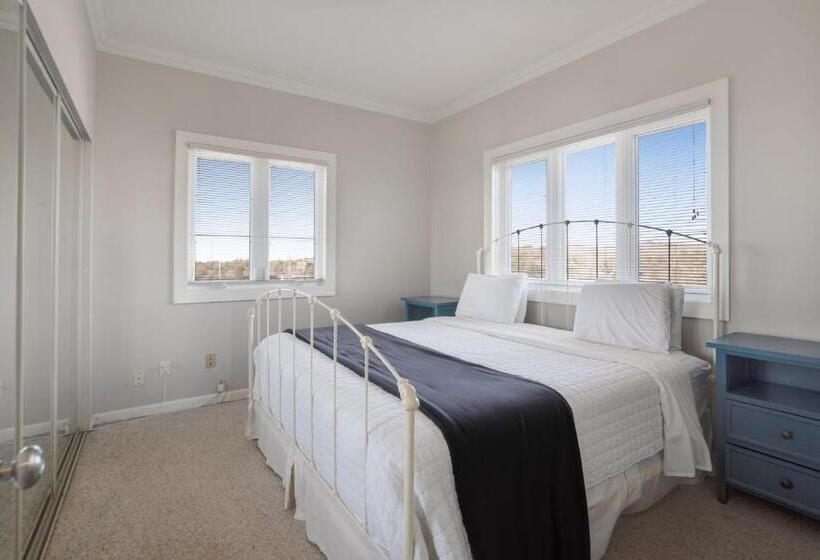 Отель The Hermitage At Napeague