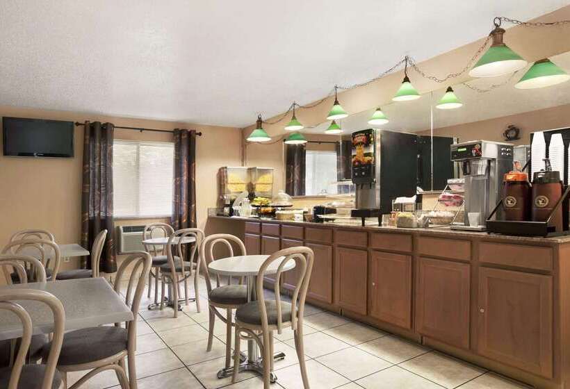 酒店 Travelodge By Wyndham Muskegon