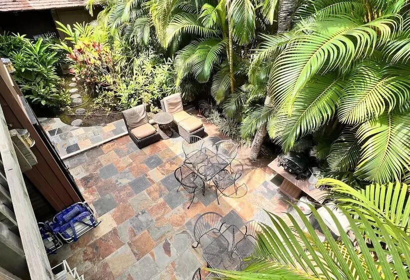 Maui What A Wonderful World Bed & Breakfast