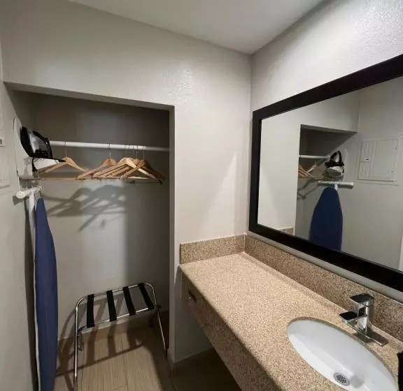 モーテル Deluxe Inn Hawthorne/ Lax