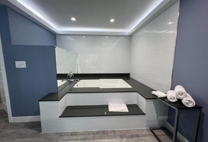 汽车旅馆  Deluxe Inn Hawthorne/ Lax