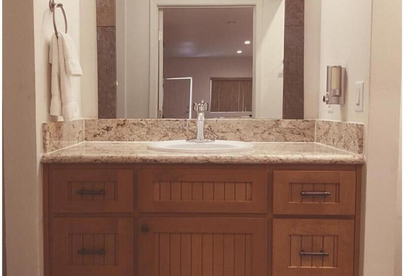 فندق على الطريق Harbour Inn