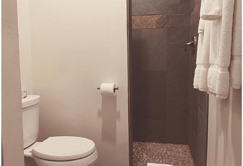 فندق على الطريق Harbour Inn